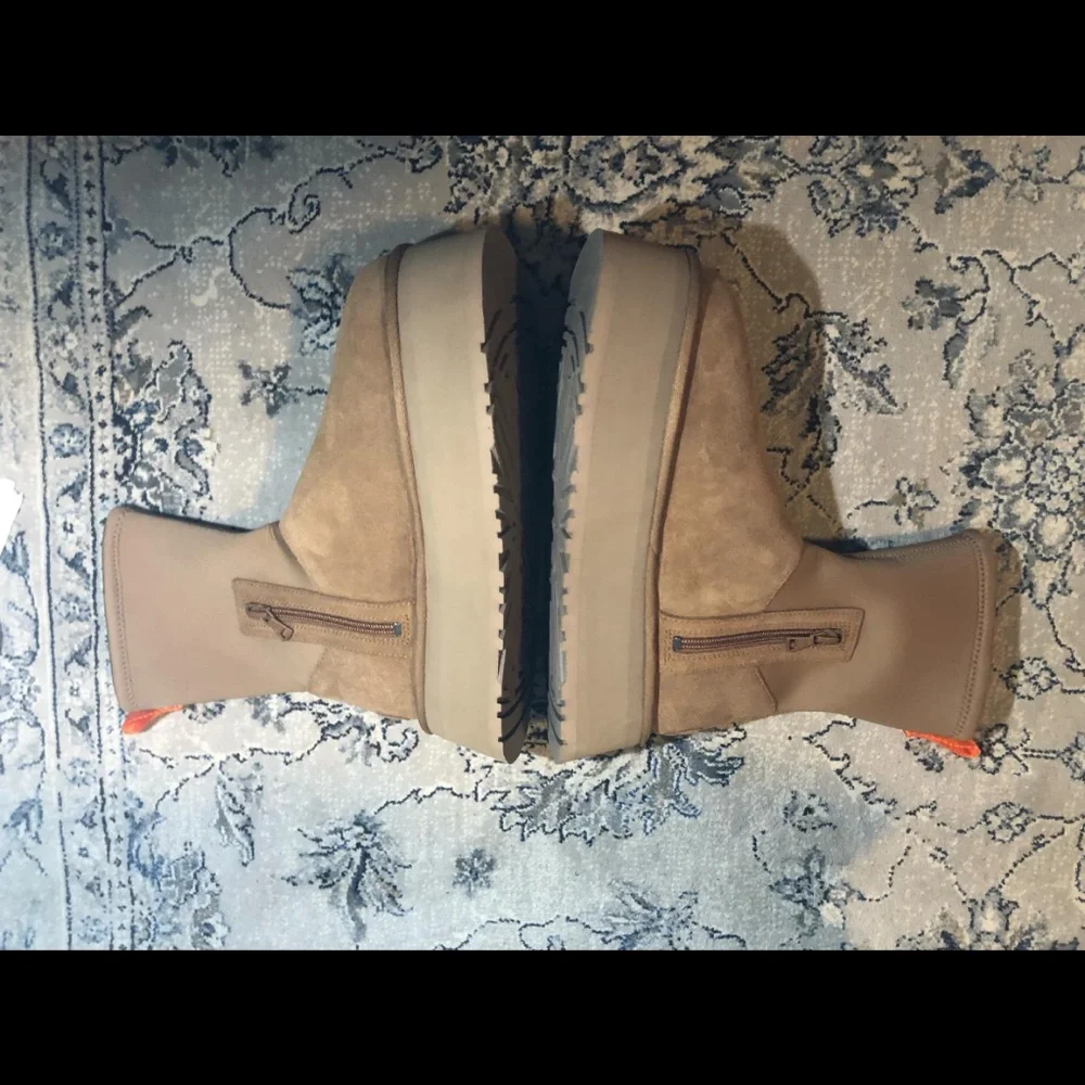 UGG Classic Dipper Boot in Chestnut - Picture 9 of 11